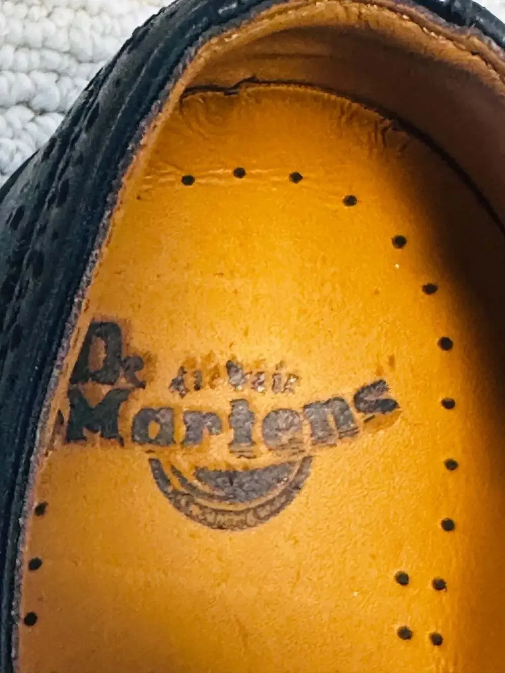 DR. MARTENS 3989 Yellow Stitch Smooth Leather Brogue Shoes Size 12 Black Oxford